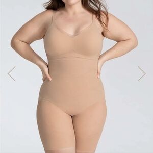 Honeylove Superpower Short In Sand Shapewear